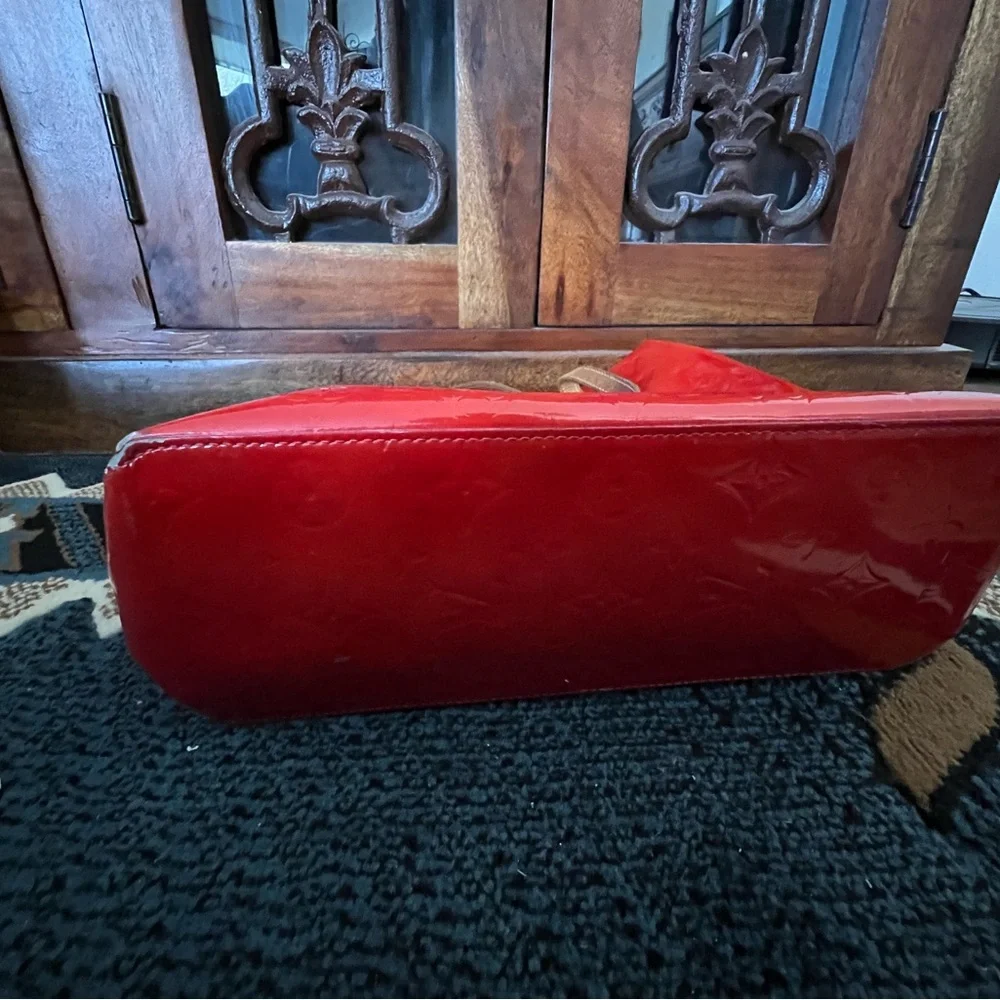 *Sold* Louis Vuitton Vernis Red Patent Leather Tote Handbag Authenticated! - Picture 13 of 16